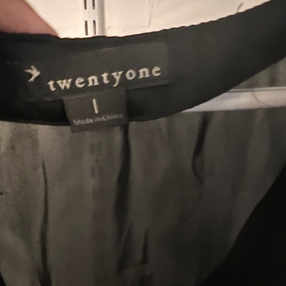 Dress - Picture 3 of 4